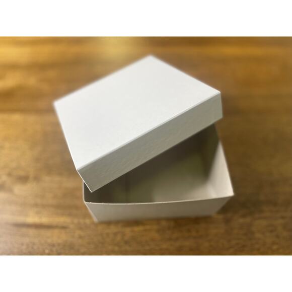 Pack of 5 - Deluxe Gift Boxes - 6 x 6 x 3", White HI-WALL - Picture 7 of 7